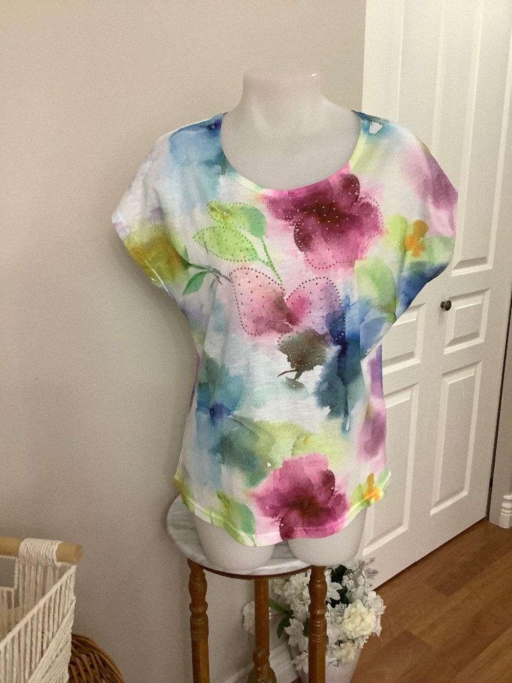 Milano sparkly Tee fits Medium